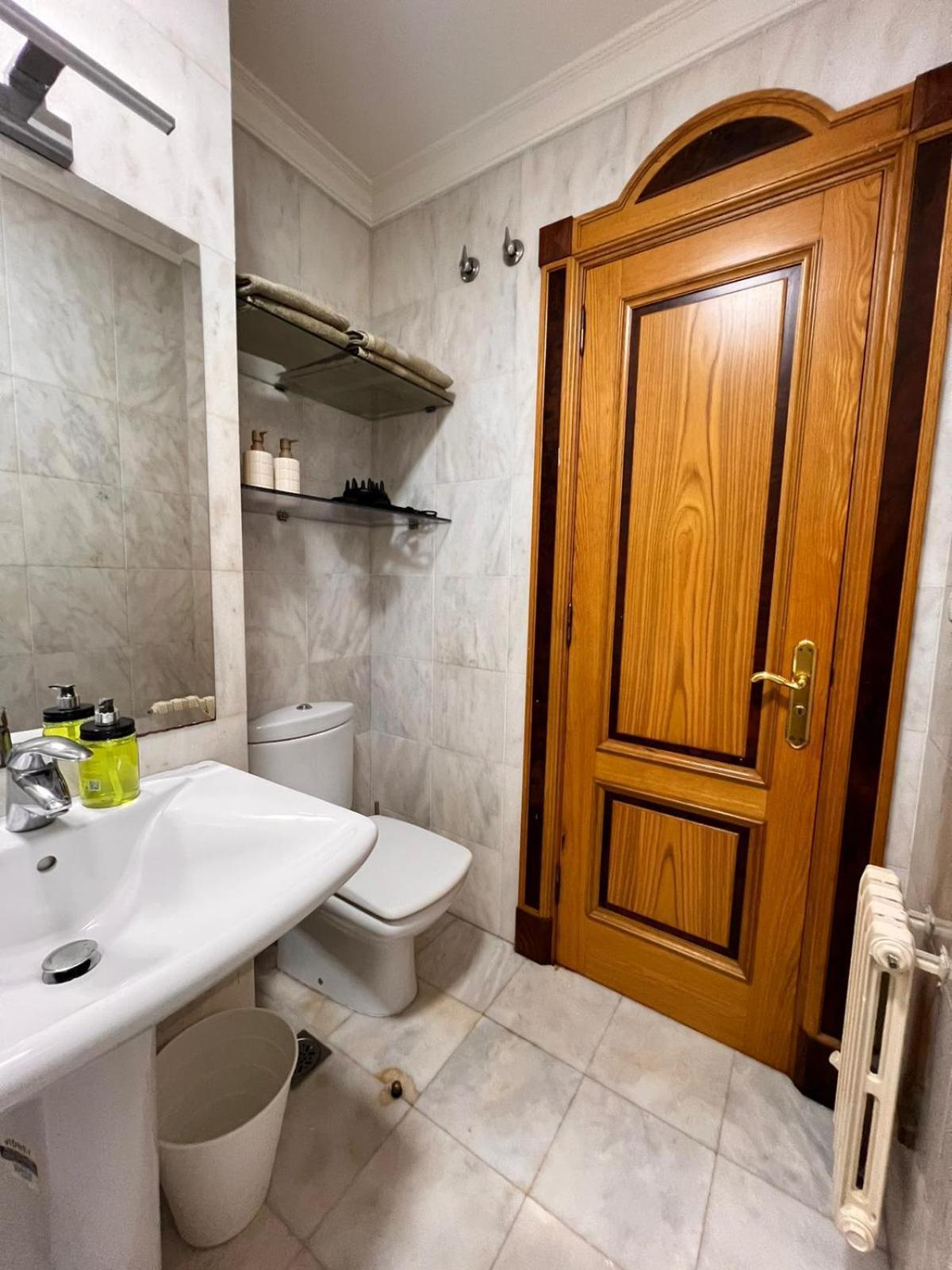 Central Suites Isabel II Vigo Exteriör bild